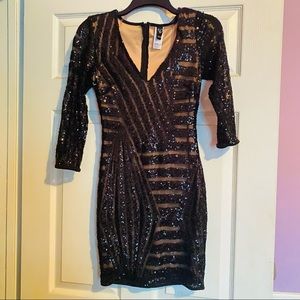 Windsor SEQUIN LONG SLEEVE MINI DRESS. (S)